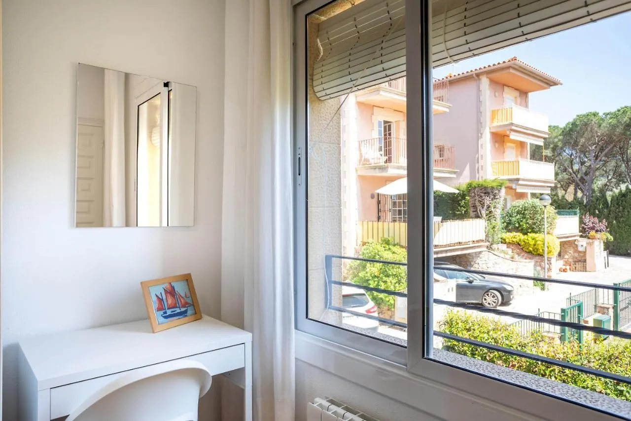 Bonita Casa Adosada Con Jardin Privado Y Piscina Comunitaria Calella De Palafrugell