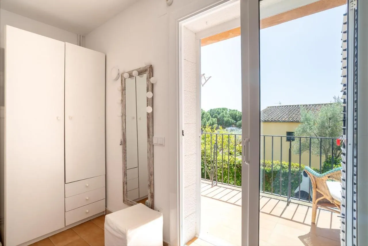 Holiday home Bonita Casa Adosada Con Jardin Privado Y Piscina Comunitaria Calella De Palafrugell