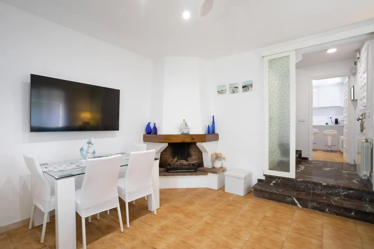 Bonita Casa Adosada Con Jardin Privado Y Piscina Comunitaria Calella De Palafrugell 0*,