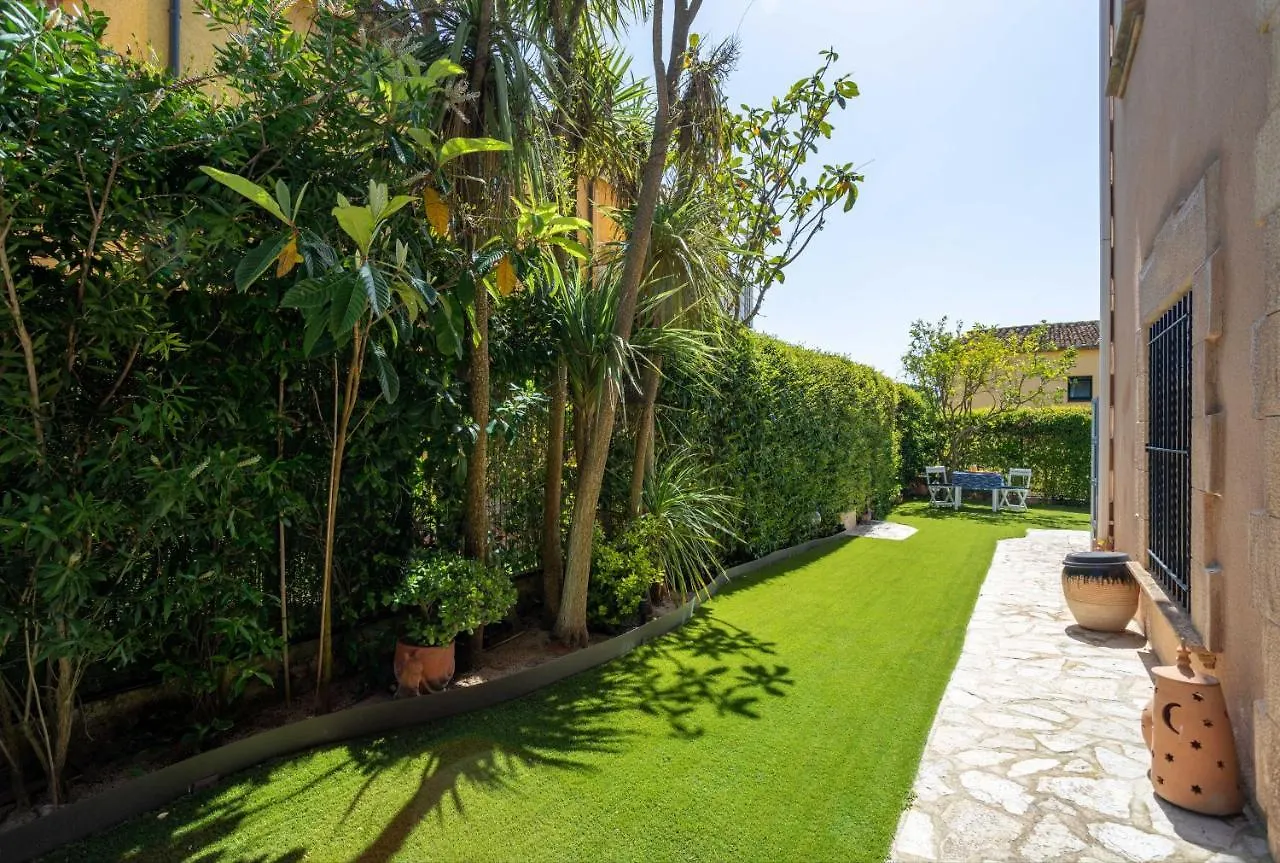 Bonita Casa Adosada Con Jardin Privado Y Piscina Comunitaria Calella De Palafrugell 0*,  Spain