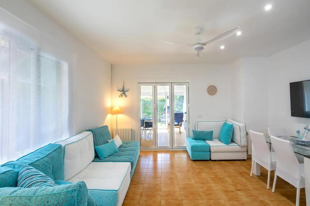 Bonita Casa Adosada Con Jardin Privado Y Piscina Comunitaria Calella De Palafrugell