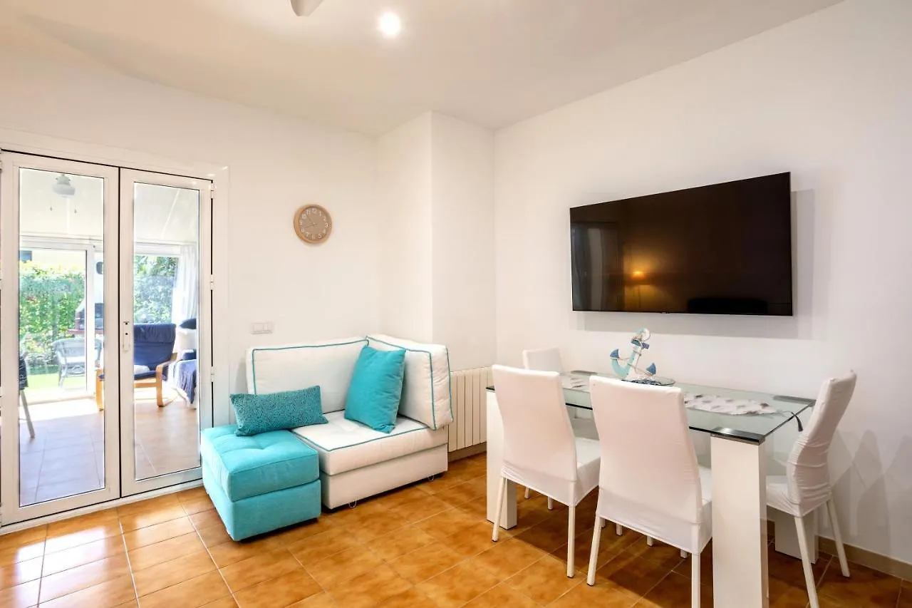 Bonita Casa Adosada Con Jardin Privado Y Piscina Comunitaria Calella De Palafrugell